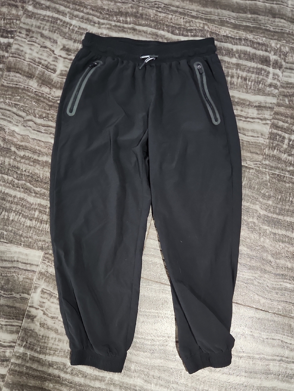 Athleta Girl black crop jogger pants Size XL/14